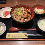 鳥繁 - 鳥繁丼（850円）