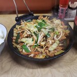 お食事の店 多津田 - 　　鉄板ホルモン定食　500円