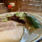 中華蕎麦 春馬 - 数量限定煮干しが濃い中華そば850円