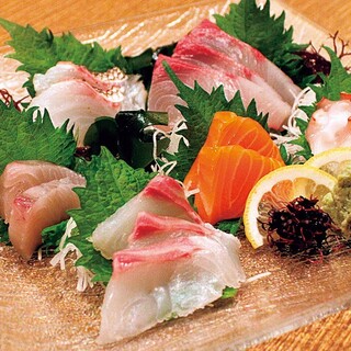 Sashimi mainly made from fish from the Seto Inland Sea