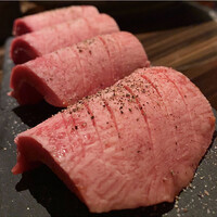 Let it Beef - 熟成タンの燻製梅焼きしゃぶ