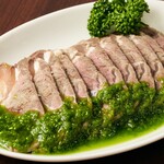Cold beef shank with special green onion sauce
