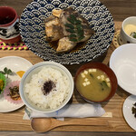 浜宿キッチン - 鯛のアラ炊き定食