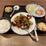 悦悦飯店 - 黒酢鶏定食(780円)