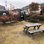 トラン・ブルー - 店舗横のイートインコーナー？