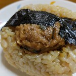 LAWSON - 料理写真:たこ焼きおにぎり、開封