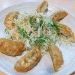 台湾料理 百味鮮 - 『 揚げ餃子 』 （ 店長の応援価格・1人1品まで ） 100円 （ 税別 ）