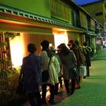 京うどん 生蕎麦 岡北 - １０人ぐらい外待ちしてました