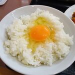 ランチハウス ミトヤ - チキンカツ定食（大盛）、生卵910円