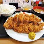 ランチハウス ミトヤ - チキンカツ定食（大盛）、生卵910円