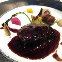 ルッチコーレ - 和牛フィレ肉ソテー　玉葱フランと松茸ソテー　トリュフソース