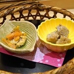 Sushi Asaduma - お通し　　柿と鯵の和え物 と 里芋の胡麻和え