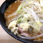 ラーメン二郎 - ニンニク少なめでこのくらい