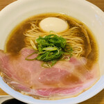 ラーメン 健やか - 味玉醤油と貝のラーメン