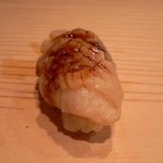 鮨処 つく田 - ホタテ（漬込み）
