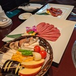 叙々苑 KITTE博多店 - タン2人前、野菜盛り合わせ、ハラミ