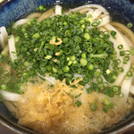 讃岐うどんよろず屋 - スメは節系の旨味が強く 讃岐らしい味わい