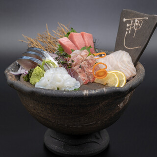 鮮度抜群♪仲買人が厳選した鮮魚盛り合わせ