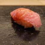 鮨 なんば - 戸井の延縄の鮪 トロ（大トロ寄り）