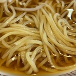 四日市新正食堂 - 麺アップ