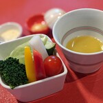 炭火焼鳥さかもり北新地 - 野菜と鶏スープ