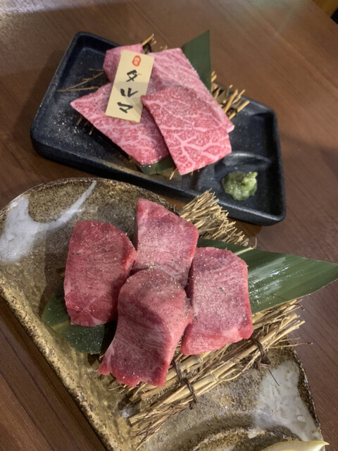 焼肉の女 綾門寺赤奈 1 毎週水曜日は定食の日！ オレンジののぼりが見えたら 赤門へどうぞ