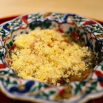 肉屋 田中 - お皿に見えるのは栗のパウダー。下に隠されるのは栗の飯蒸し。あ～秋たけなわ♪