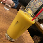 カッチャル バッチャル - マンゴーラッシー