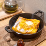 Saryo Bakery  - French Toast with Golden Eggs