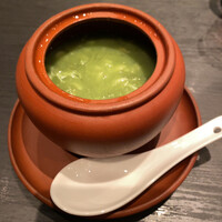 華都飯店 - フカヒレ入りアボカドと蟹肉スープ