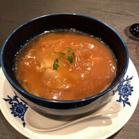 華都飯店 - フカヒレの胸ビレの姿煮込みそば