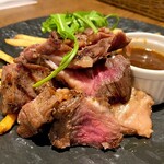 SALVATORE CUOMO & BAR - 熟成アンガス牛のステーキ フライドポテト添え②