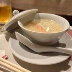 獅門酒楼 - フカヒレ入スープ