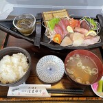 Hamanoban Yasakanaryouri Hamayuri - 刺身定食