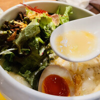 蔭山樓 表参道店 - 名物鶏白湯塩そば　1,200円(1,320円)