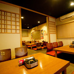 夢家 - 風情のある和室は常連を中心に人気