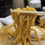 らーめん 潤 - 中華そば(中油)850円麺