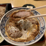 Kotobuki - カツ丼　脂が美味しいですが甘すぎでした。