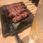 まるし さいたま新都心店 - 元々注文してたハラミとセセリ。