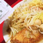 ラーメン二郎 - ラーメン半分＋ニンニク多め＋ショウガ半分＋海苔