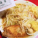 ラーメン二郎 - ラーメン半分＋ニンニク多め＋ショウガ半分＋海苔