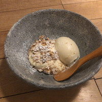 セミーナ - パンナコッタ&喜茂別 幸せな牛のミルクジェラート
                    →こちらはギリギリ固まる量の寒天で固めたパンナコッタなので、かなり緩いのだが、それが抜群です(^^)これだけ食べた後なのにお代わりしたいお味！