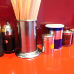 ラーメン二郎 - 卓上調味料