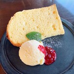 Cafe&Gallery Kaya - バニラシフォンケーキプレート…税込550円