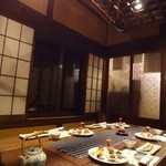 Sumibi Yakitou Beya - このような部屋や広間がいくつもあります。