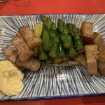 牛焼 三味 - アスパラベーコン