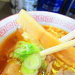 ラーメン ふくや - 醤油ラーメン５００円（税込）のメンマのアップ【２０２１年１１月】