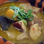 小さなタイ食堂 トコ - 道産鶏モモ肉とさつまいも、栗カボチャマッサマンカレー1300円税込