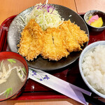 炭次郎酒場 - チキンカツ600円