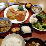 レストラン 彩巴 - 朝食のブッフェ。新潟の味を存分に堪能出来る。